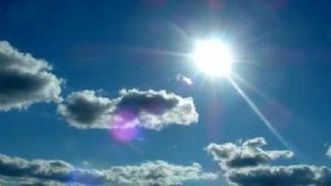 Máxima de 31º y cielo algo nublado para este sábado