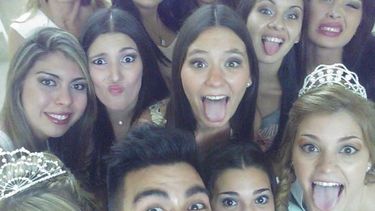 Fiesta de Santa Lucía: Entre bromas y fotos las candidatas esperan la elección