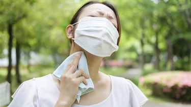 ¿Puede el tapaboca provocar un golpe de calor? Escuchá qué dicen los expertos