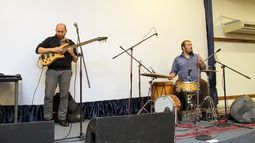 Una tarde de música popular y electrónica