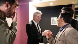 Fotos, saludos y cartas con pedidos: la revolución Burlando arrasó en Tribunales