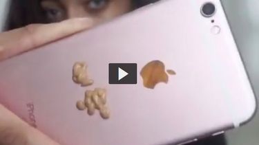 Usar el iPhone para aplicar el maquillaje, el último delirio de belleza