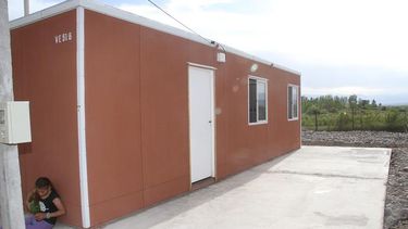 Evacuados: Comenzaron a colocar los módulos habitacionales