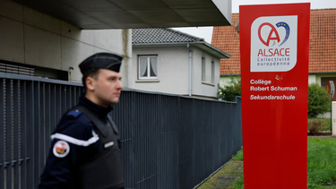 Un alumno de 14 en Francia apuñaló a su profesora en la cara y luego quiso quitarse la vida