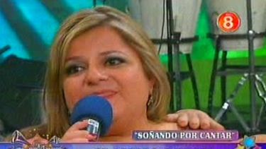 Claudia Pirán cantó su Honrar la Vida en la Cocina del Show