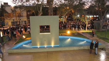 La nueva plaza de la joroba: homenaje a las víctimas del 44 y wi-fi para todos