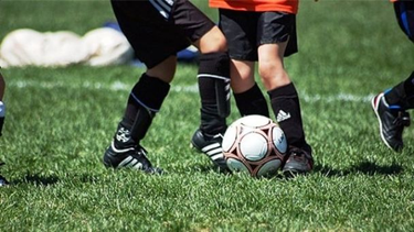 Si sos beneficiario de AUH, mirá a qué clubes podés mandar gratis a los chicos