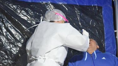 En menos de 24 horas hisoparon a más de 260 residentes de Caucete