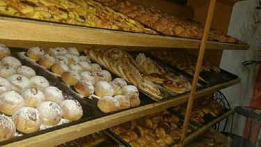 Mirá lo que aparece en esta foto aterradora de una panadería de Rawson