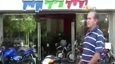 El ganador del concurso de Telesol recibió su moto