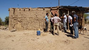 Inundación en Sarmiento: Unos 500 evacuados intentan volver a sus casas