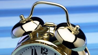 ¿Cómo funcionan los relojes de alarma?