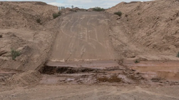En el caso del puente sobre el río La Quebrada, ya se realizó el llamado a licitación y la apertura de sobres se realizará el próximo 19 de mayo. En el caso del puente sobre el río La Quebrada, ya se realizó el llamado a licitación y la apertura de sobres se realizará el próximo 19 de mayo.