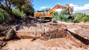 Colapsó una alcantarilla clave para el riego agrícola en Pocito y trabajan para repararla.