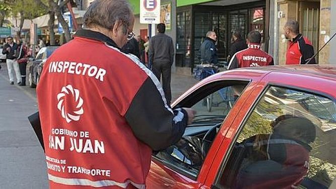 Los nuevos inspectores de taxis y remises hicieron 16 controles en todo agosto
