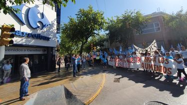 Protesta en un supermercado céntrico por el aumento de precios
