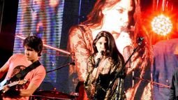 Romina Gaetani posteó su actuación en la FNS, con un look muy sexy