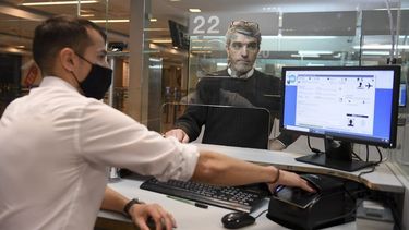 Vino a San Juan desde el exterior y no quiso hacer cuarentena: Migraciones lo denunció en la Justicia