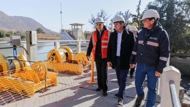 Ya está operativo un importante dique de San Juan, tras la colocación de las compuertas