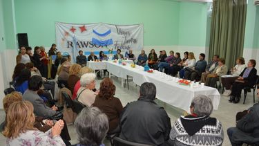 Proyecto Ladrillo: El plan del adulto mayor para ayudar a los inundados