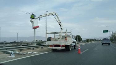 Ya instalan las esperadas cámaras de vigilancia en la Circunvalación
