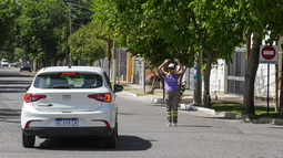 El cambio de tránsito en distintos tramos de dos arterias de la Capital generan confunsiones y demandan el intenso trabajo de Monitores Urbanos.