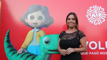 Pía Shaw, enamorada de San Juan y la punta de espalda