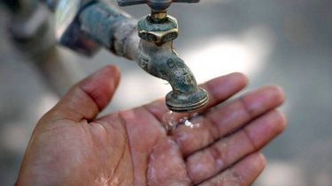 Alerta con el agua potable que manejan las uniones vecinales: qué dice Hidráulica