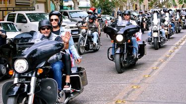 Motos, rock and roll, habanos y cervezas: el cóctel perfecto que invadió el centro sanjuanino