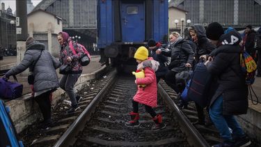 El presidente de Ucrania decidió la evacuación de su población en la región de Donetsk ante el aumento de los ataques rusos