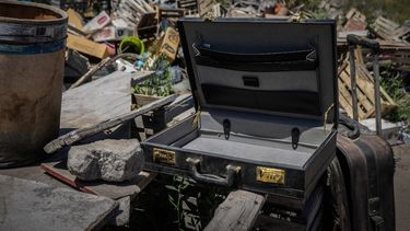 El dinero del hombre que fue hallado muerto en Médano de Oro, estaba entre los cacharros y desechos que él guardaba en el lugar.