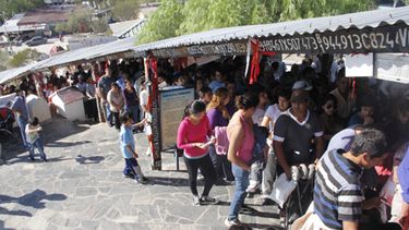 Una multitud copa la Difunta Correa