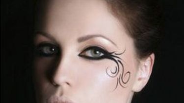 Ojos delineados: por qué un simple trazo puede realzar el maquillaje