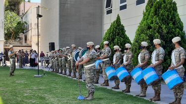 La Banda de Música del RIM 22 homenajeó al personal del Hospital Rawson