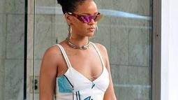 El corpiño joya: el capricho de Rihanna