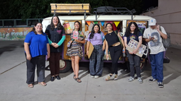 Doña Galinda, la biblioteca ambulante que rueda por el país y festejó sus 10 años en su paso por San Juan Doña Galinda, la biblioteca ambulante que rueda por el país y festejó sus 10 años en su paso por San Juan