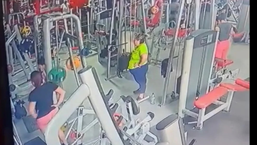 El insólito motivo por el que dos mujeres se agarraron de los pelos en el gym