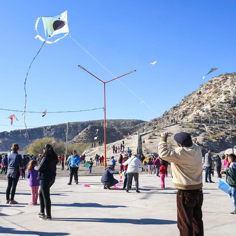 Concurso de barriletes, una de las actividades que une generaciones y que solo se realiza a nivel municipal en San Martin - Archivo 2019