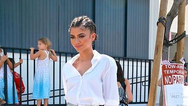 ¡Alerta tendencia! Esta primavera no ocultarás los botones de tu falda