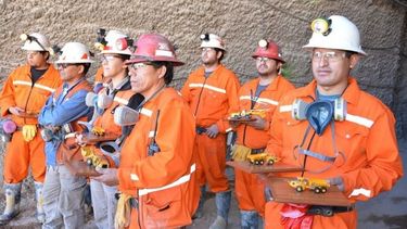 Un día bajo tierra en la voz de los mineros