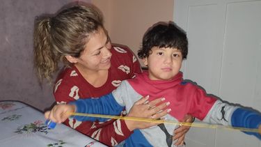 El drama de Bastian, el niño sanjuanino que espera un implante coclear desde el 2019