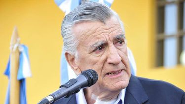 Con lágrimas de emoción, Gioja agradeció al pueblo jachallero