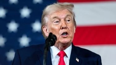 Trump sube la apuesta: eleva el arancel global al 15%