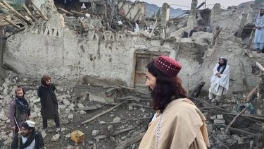 Un sismo provocó mas de 900 muertes en Afganistán.