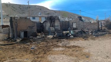 Al menos 14 familias afectadas por el incendio infernal de Tudcum