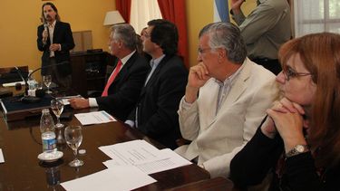 Incorporarán a planta permanente a 4.663 contratados del Estado