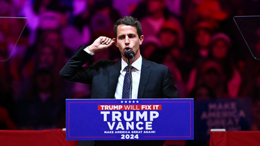 Acto de Donald Trump: Comediante llamó a Puerto Rico una isla de...