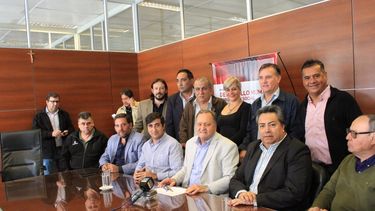 Las comunidades más vulnerables, en el foco de sindicatos y Gobierno