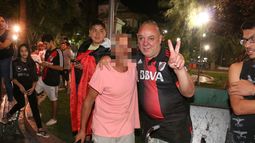 Video: mirá qué personaje festejó en la Plaza 25 el triunfo de River