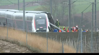 Trágico choque de un tren con camión en Francia: murió el maquinista y hay 27 heridos